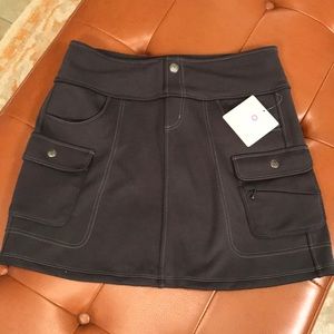 Athleta Snowslide Skirt Gray 4 front pockets SizeS
